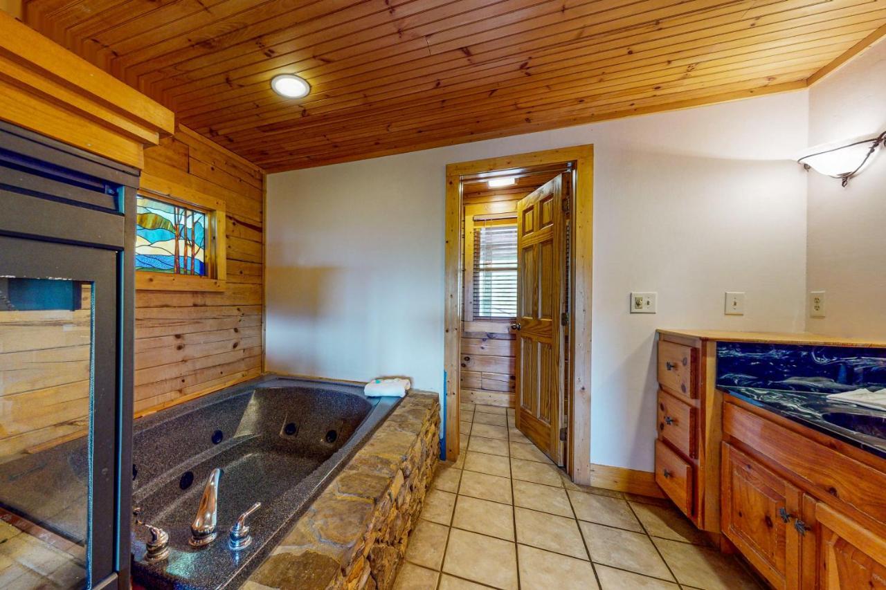 Fantasy Mountain View * Sevierville